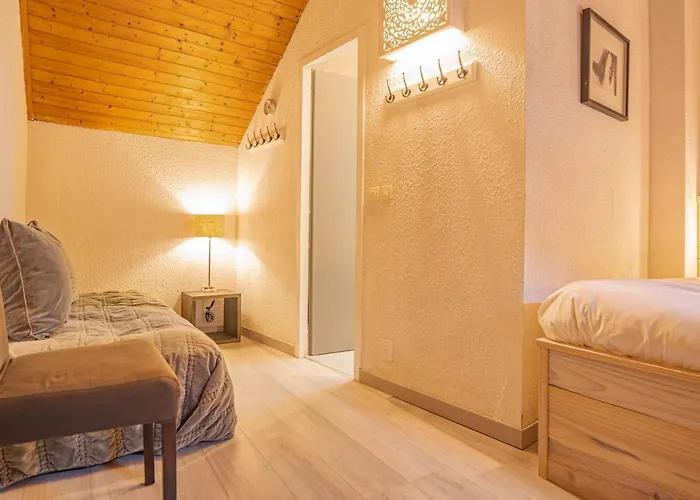 Chamour - A Duplex Apartment With Mont-Blanc View