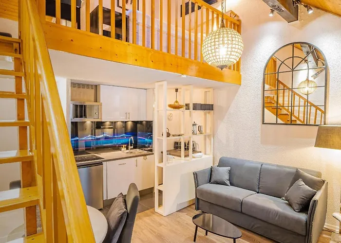 Chamour - A Duplex Apartment With Mont-Blanc View